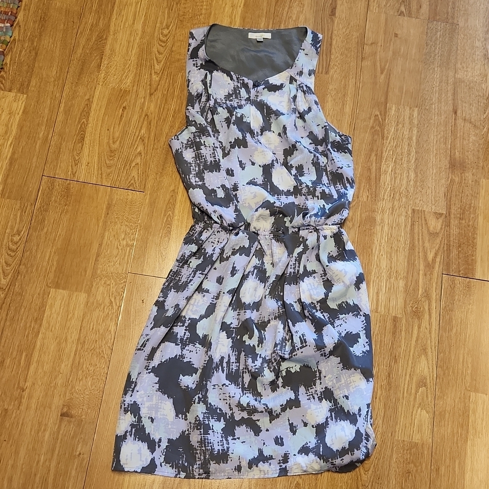 Porridge lavender/gray abstract print surplice dress sz XS